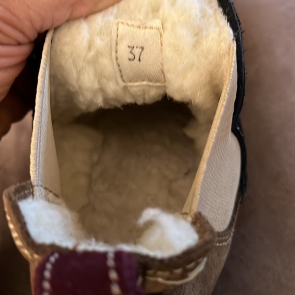 PENELOPE CHILVERS color-blocked pull up shearling suede ankle booties - Picture 11 of 11